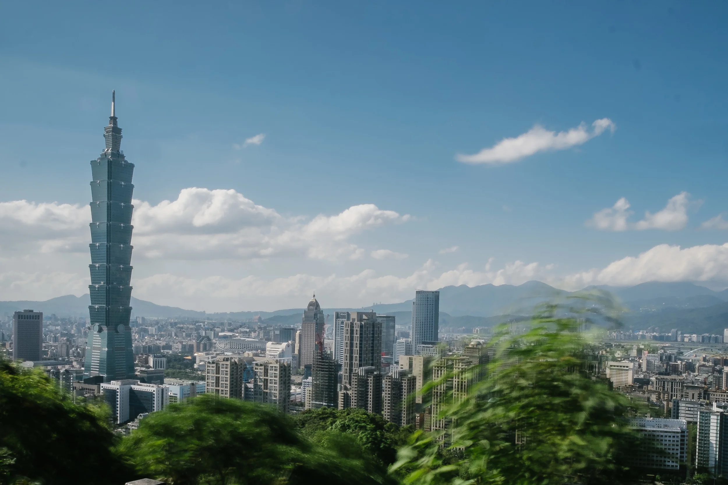 After a 20 minute trek up Elephant trail, you are left with the city view of Taipei. Taipei 101 sticks way out in to the sky compared to everything else !!