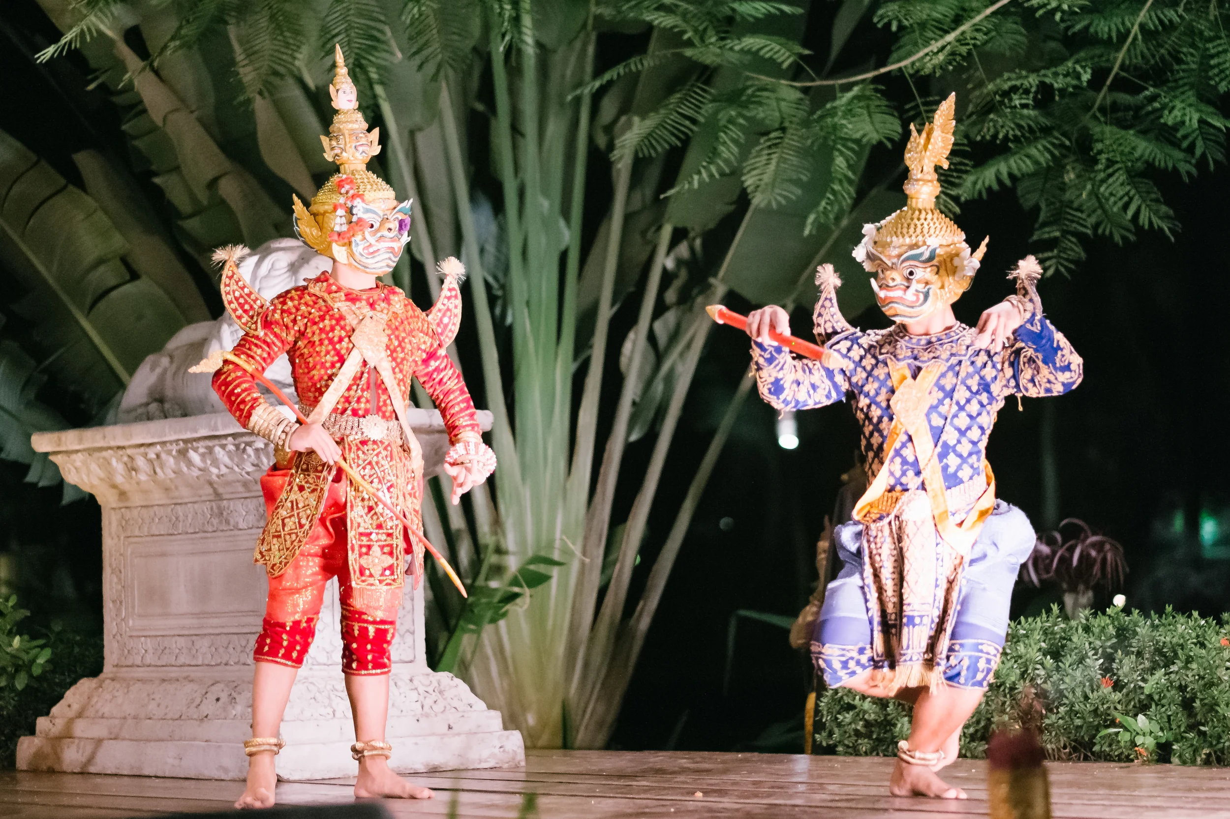 Apsara dance at the Sofitel. Fuji X-Pro 1, 85mm f/1.2 R