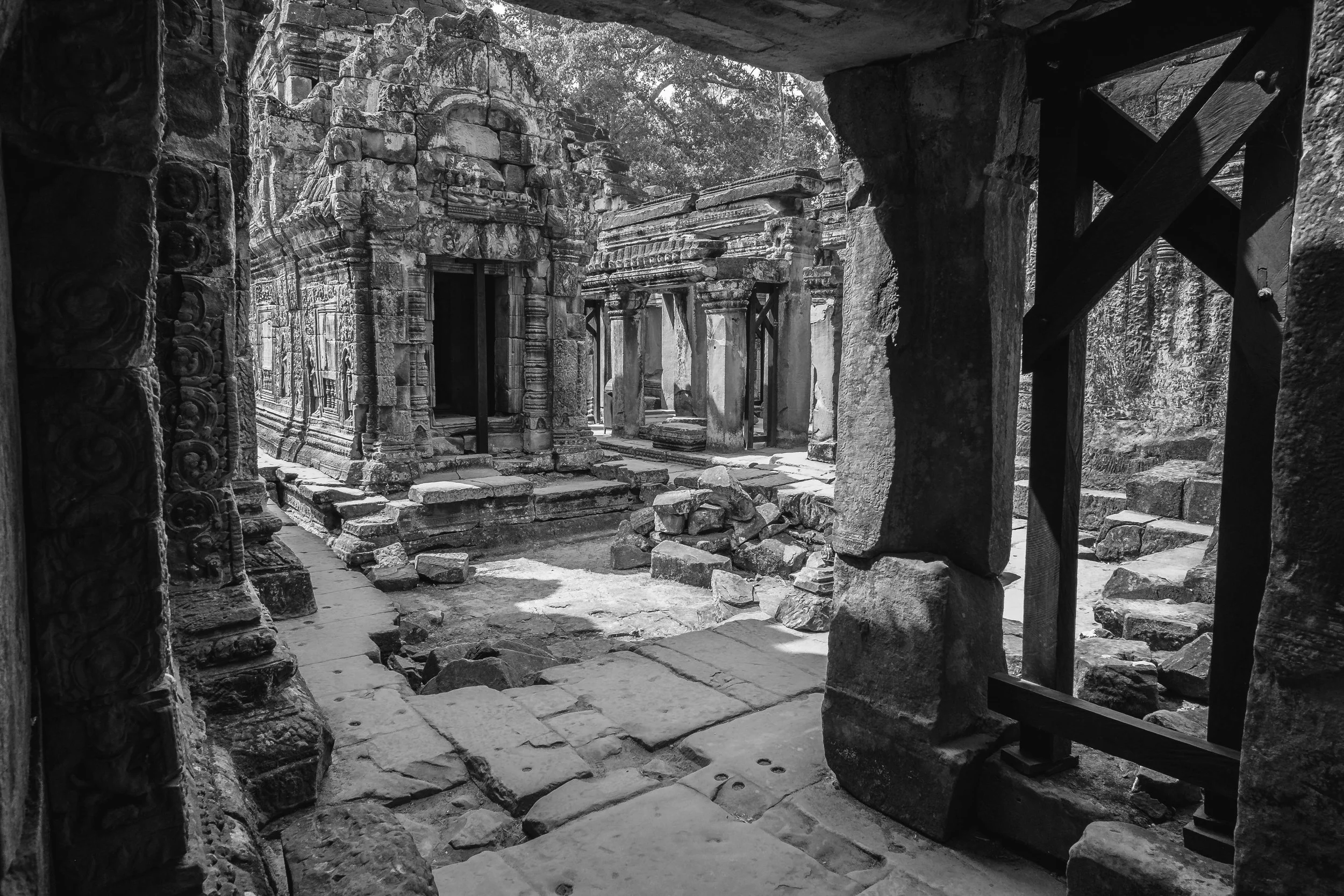 A combination of ruins and new structural beams to hold things in place.&nbsp;Fuji X-Pro 1, 14mm f/2.8
