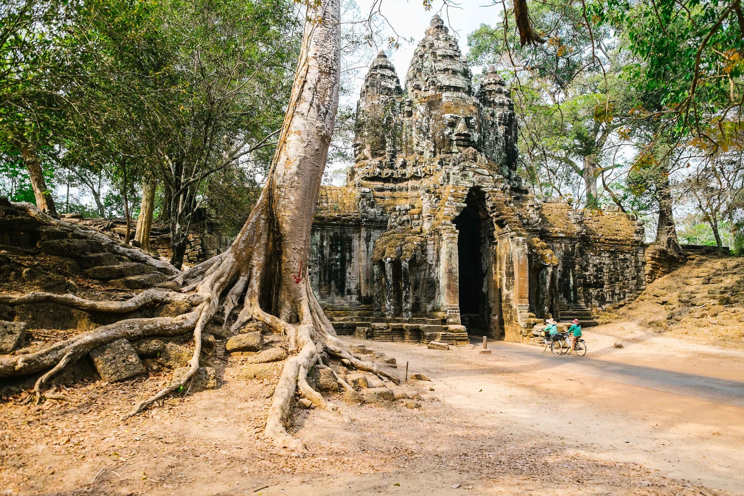 A perspective of how large the northern gate is.&nbsp; Fuji X-Pro 1, 14  mm f/2.8