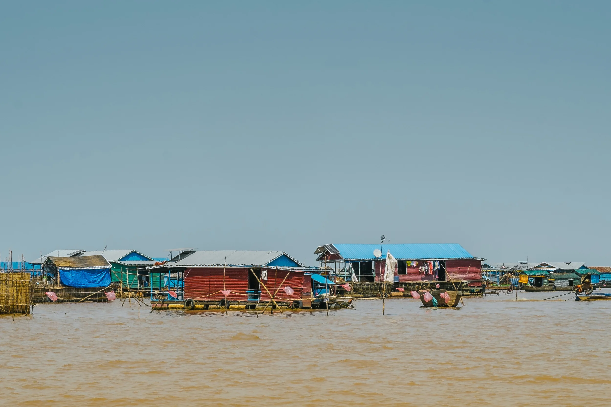 This is as close as I got to the water village, maybe I should have spent the extra 20 USD to go inside, but in all honesty I was thinking about the huge pool in the hotel rather than this coffee coloured water at this stage. Fuji X-Pro 1, 85mm f/1.2 R