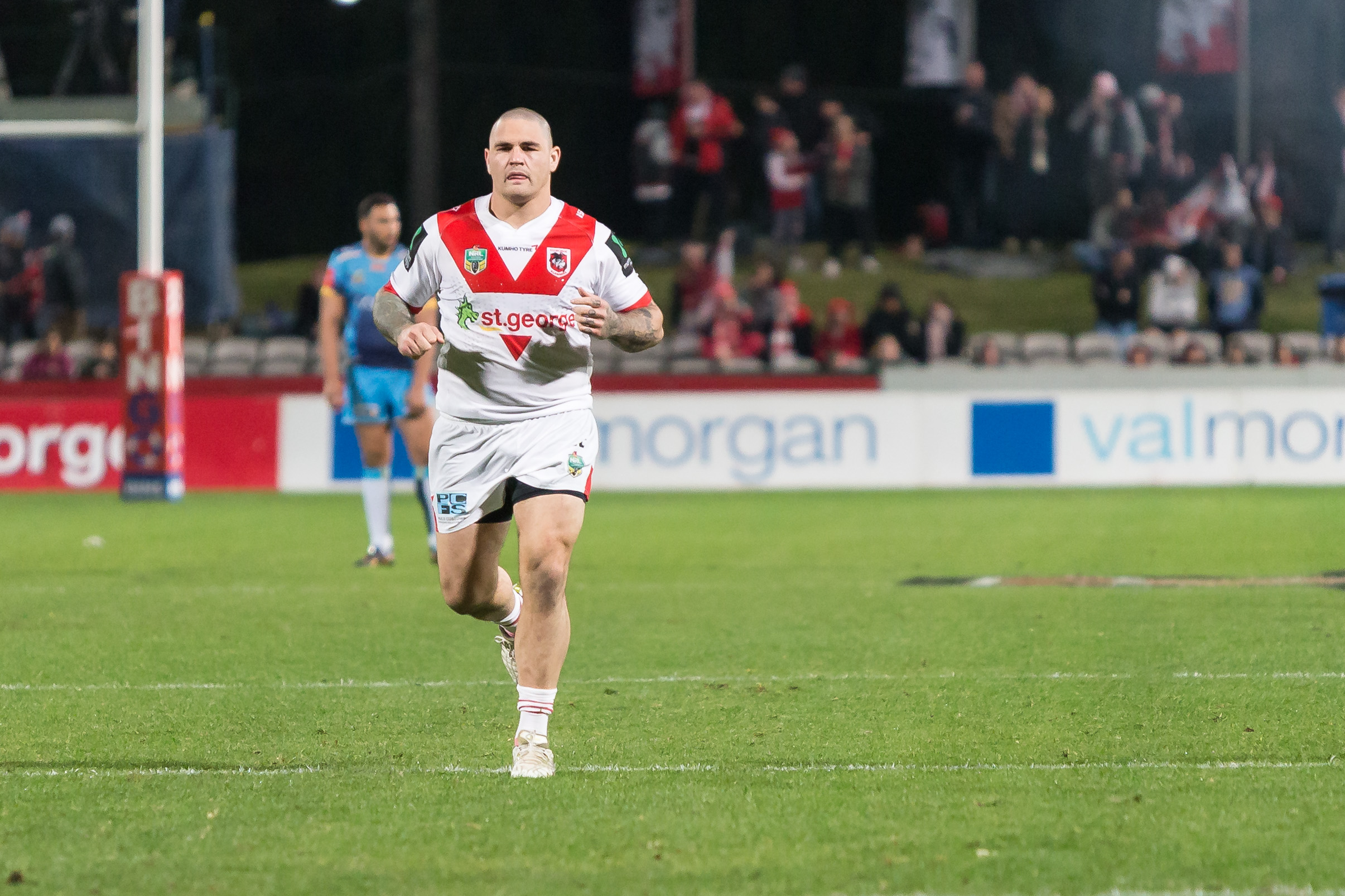 Russell Packer gets ready for the kick off