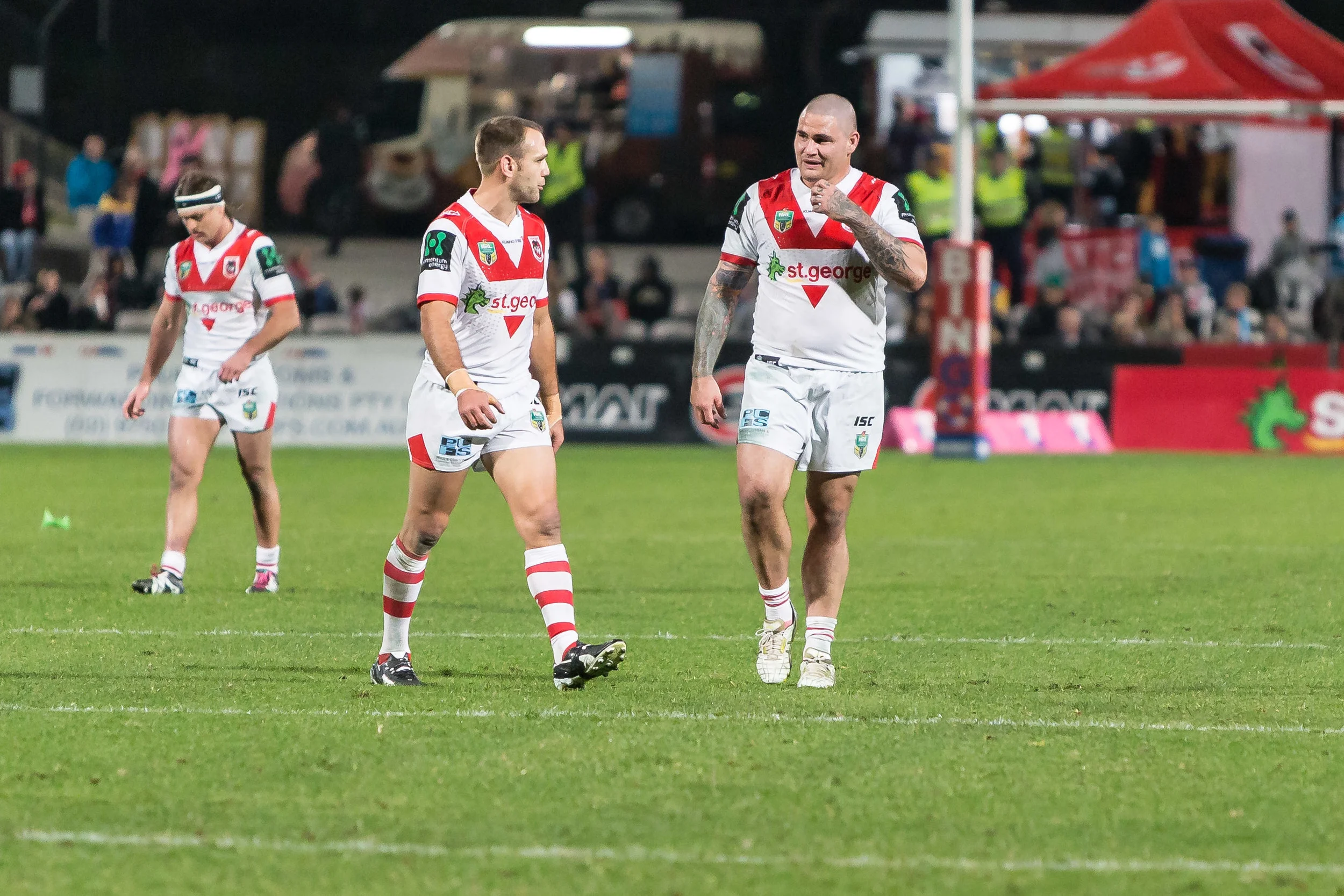 Gypsy fires up Packer after the Dragons score to make Titans 8 Dragons 6