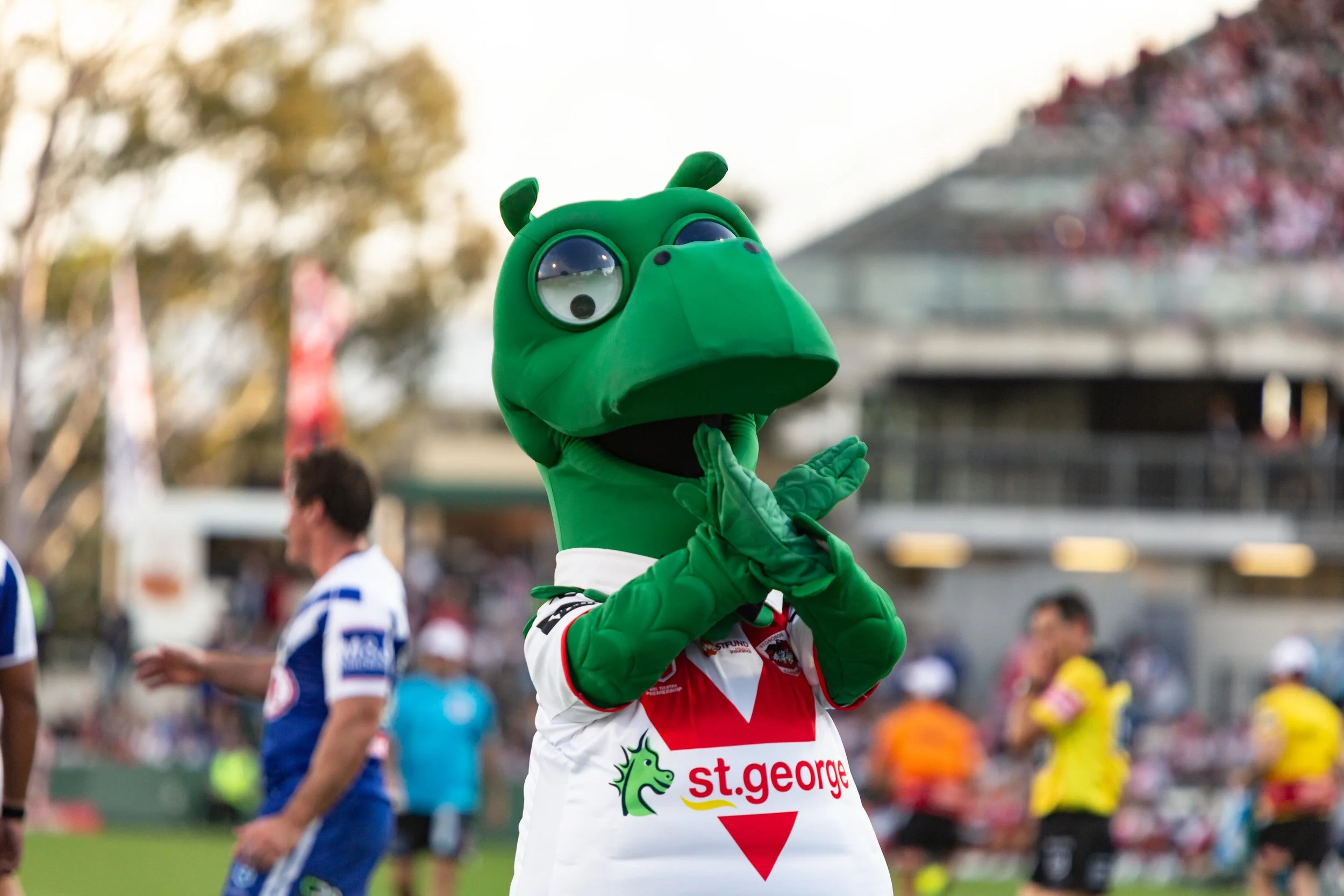 Even Happy Dragon thinks he is a ref