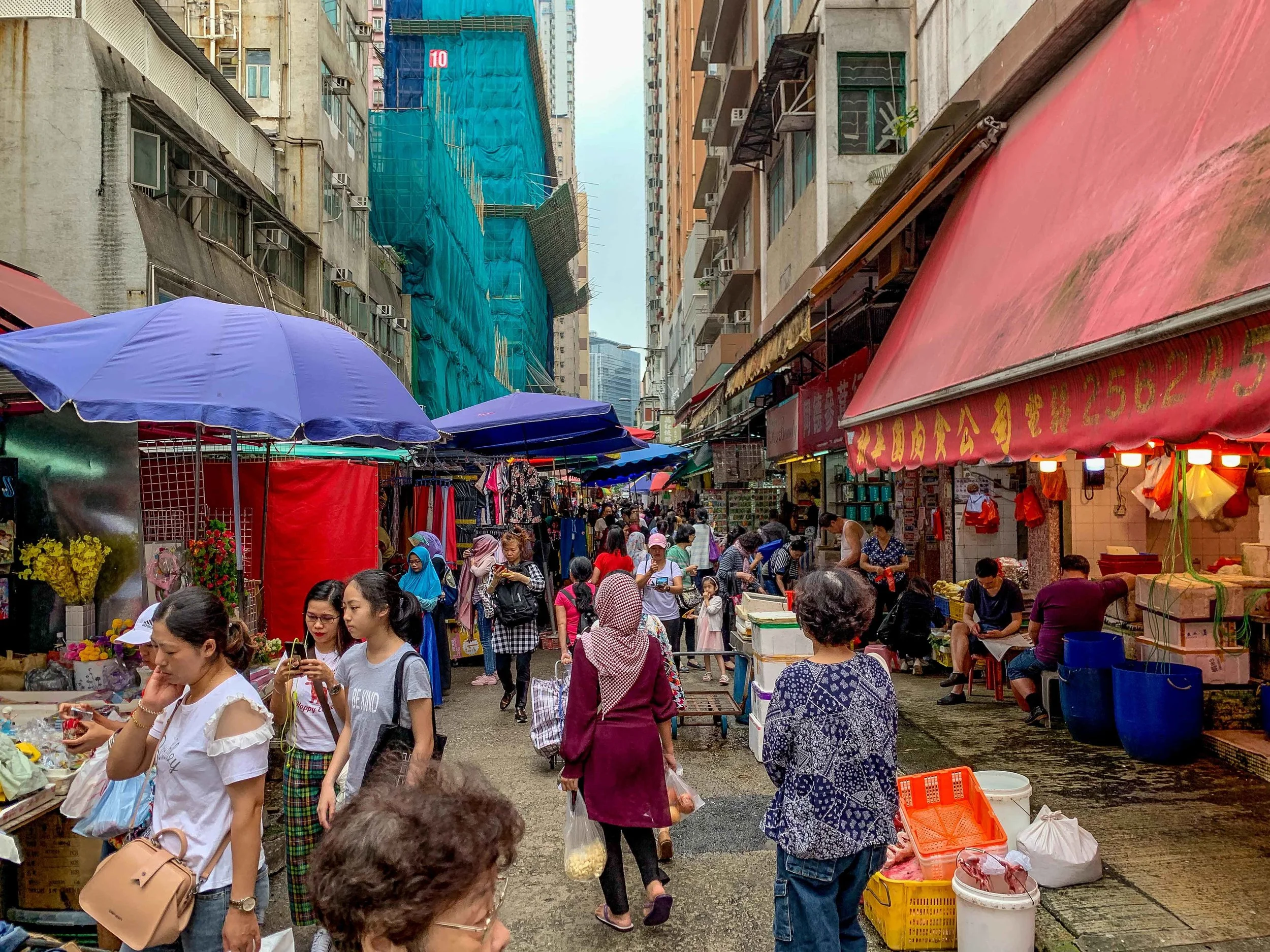 Going for brunch before hiking and walked past the wet market on Java Street in North Point