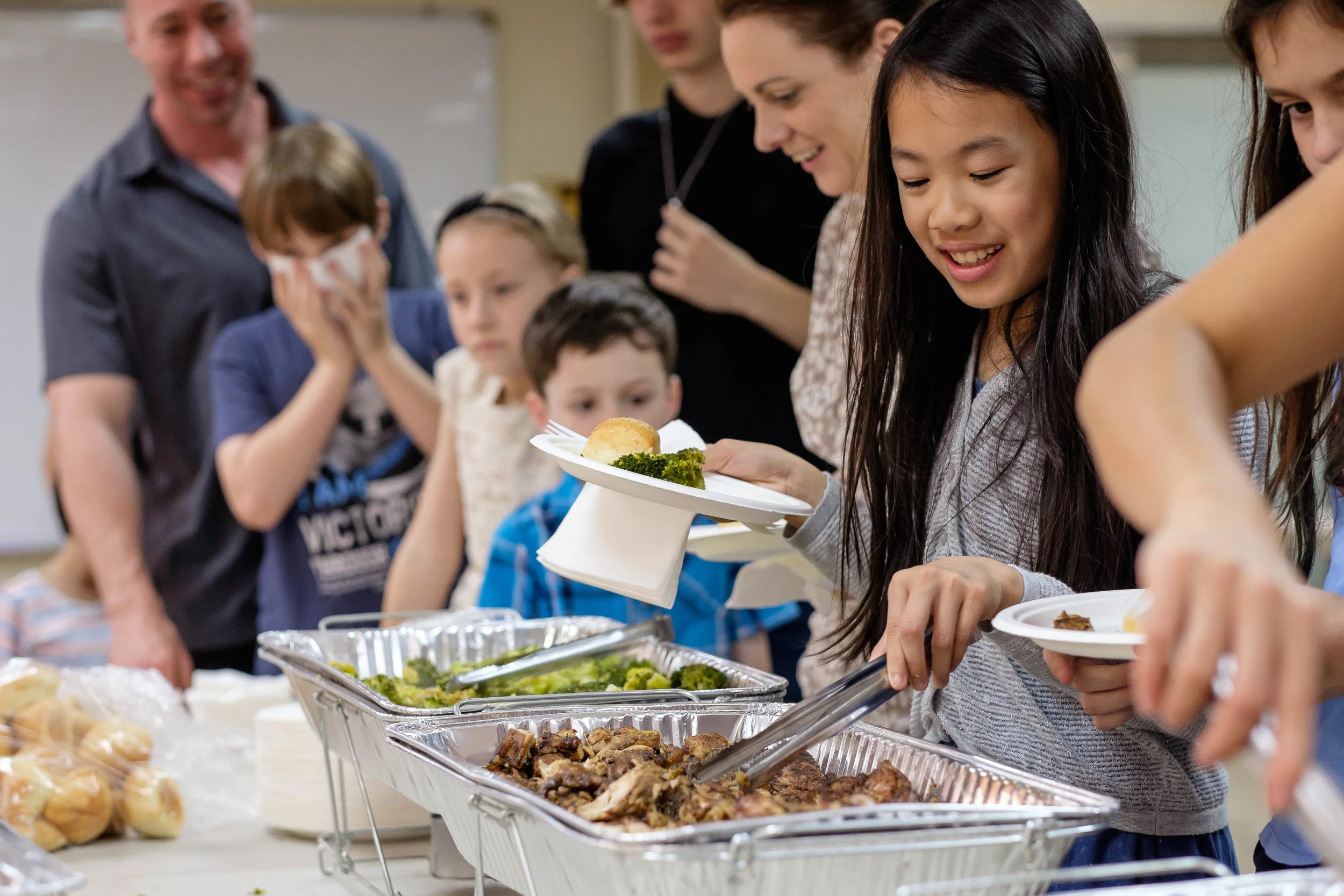 MemLunch_FoodLine.jpg