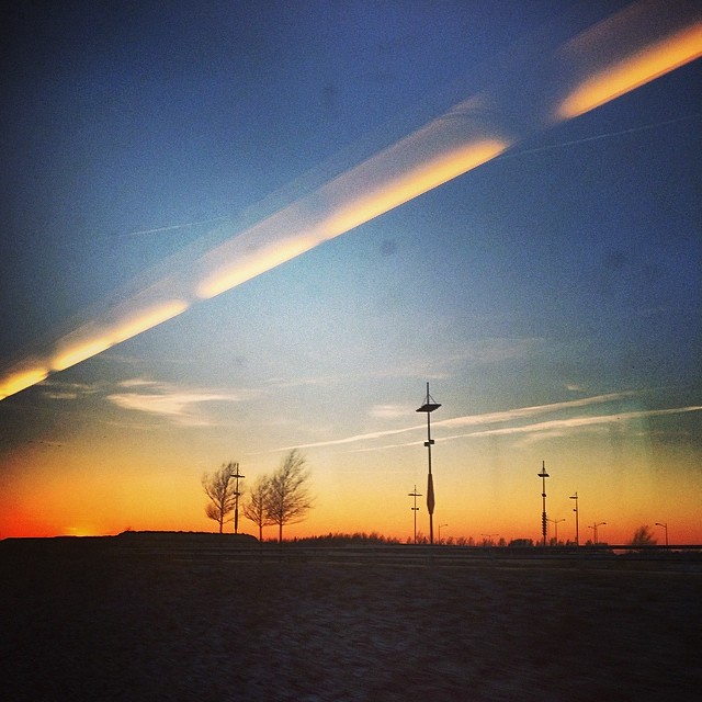 #hylie #sunlight #skåne #picsfromthetrain #vista