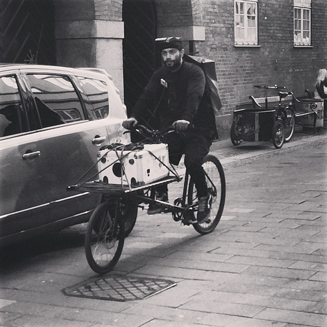 This guy just cycled past with his full 'onbike' music system playing 'I need a dollar' from 'how to make it in America' - #bikes #copenhagen #music