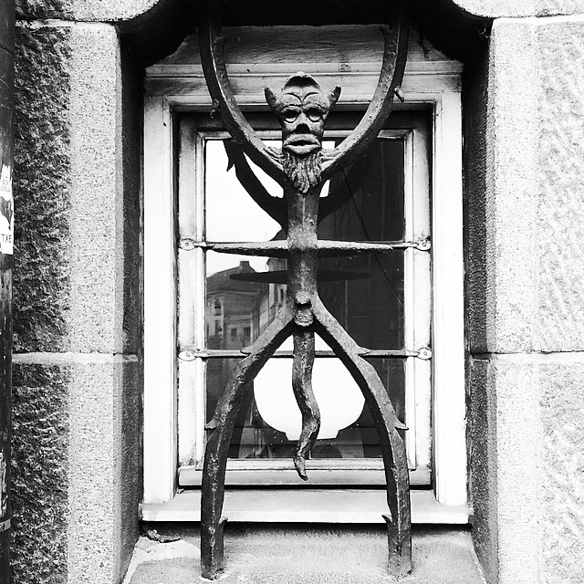 I walk passed this little chap every morning, only really saw it today - #ironwork #architecture #jackfrost #rådhuset #copenhagen #fresheyes #windows