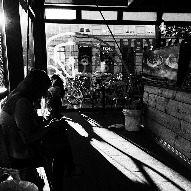waiting for a pizza at #Gorm's on a sunny evening in #torvehallerne #copenhagen - #blackandwhite #vscocam