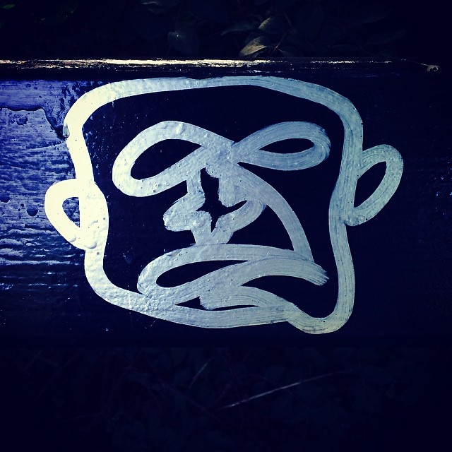 Great face drawn from a single line on the bench in #ørstedspark #copenhagen #graffiti