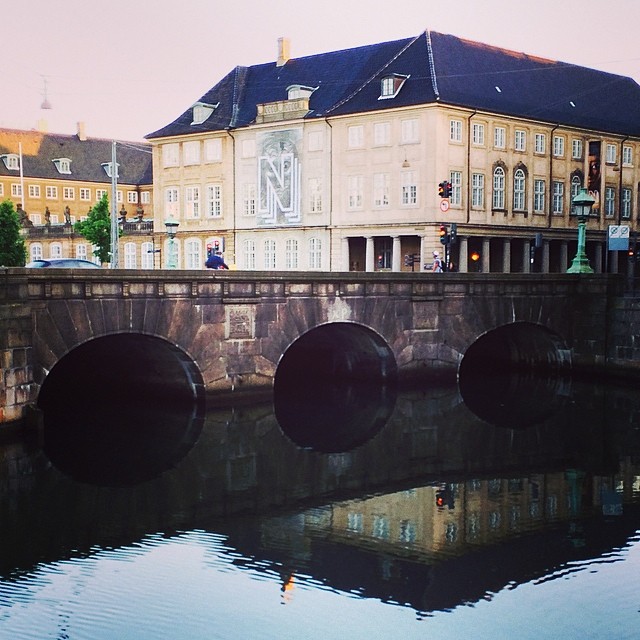 Arches or tunnels #stormbroen #copenhagen #reflections