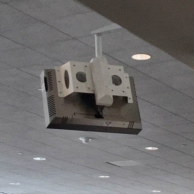 #iseefaces #pareidolia at the airport