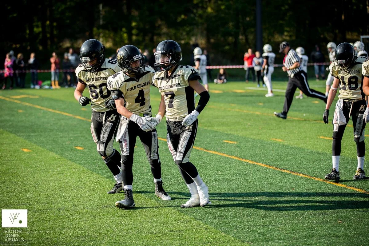 To Gold Diggers-spillere med U19 landsholdet til NM