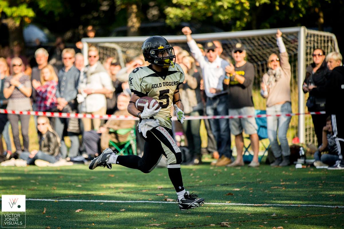 U19 RB Andreas Leonardo Christiansen scorer touchdown i Challenge Bowl 2014