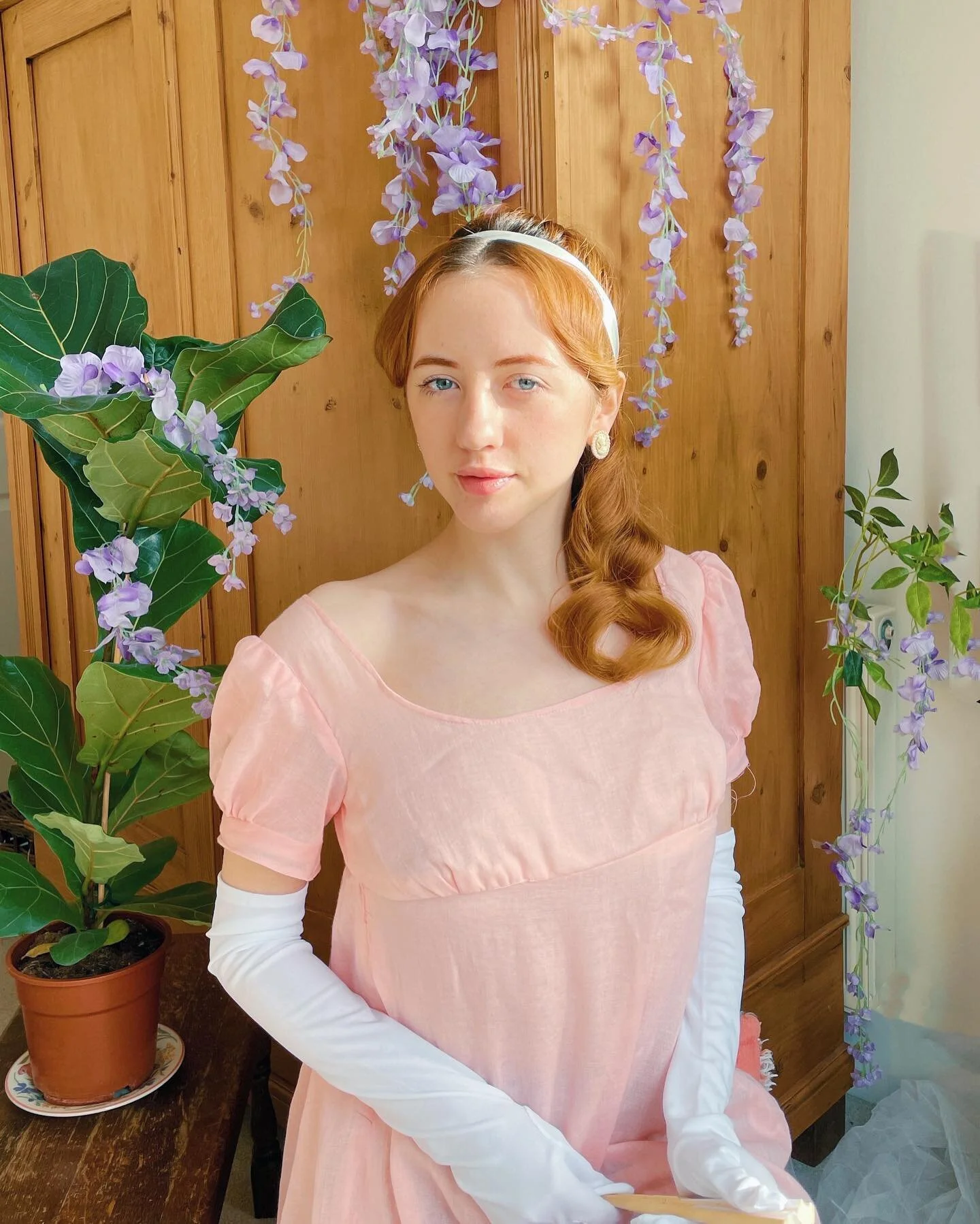 somebody said bridgerton season 2? 👀 I hand-sewed this regency muslin dress myself last week 🥰 ⁣
⁣
#18thcentury #regency #shondaland #historicalfashion #historicalcostume #18thcenturyfashion #bridgerton #daphnebridgerton #bridgertonseries #bridgertonnetflix #phoebedynevor #bridgertonedit #regency #regencyera #regencydress #historicalsewing #19thcentury #18thcenturyfashion #18thcenturycostume #periodcostume #1790sfashion #prideandprejudice #bridgertonsonnetflix ⁣#bridgertons2 #bridgertonseason2 #bridgertonseries2