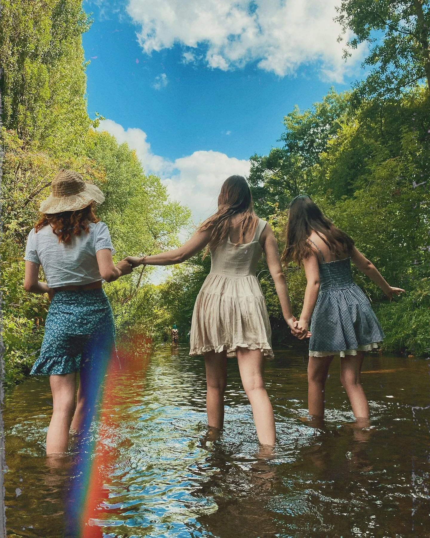 oh to be taking a river-stroll 💭