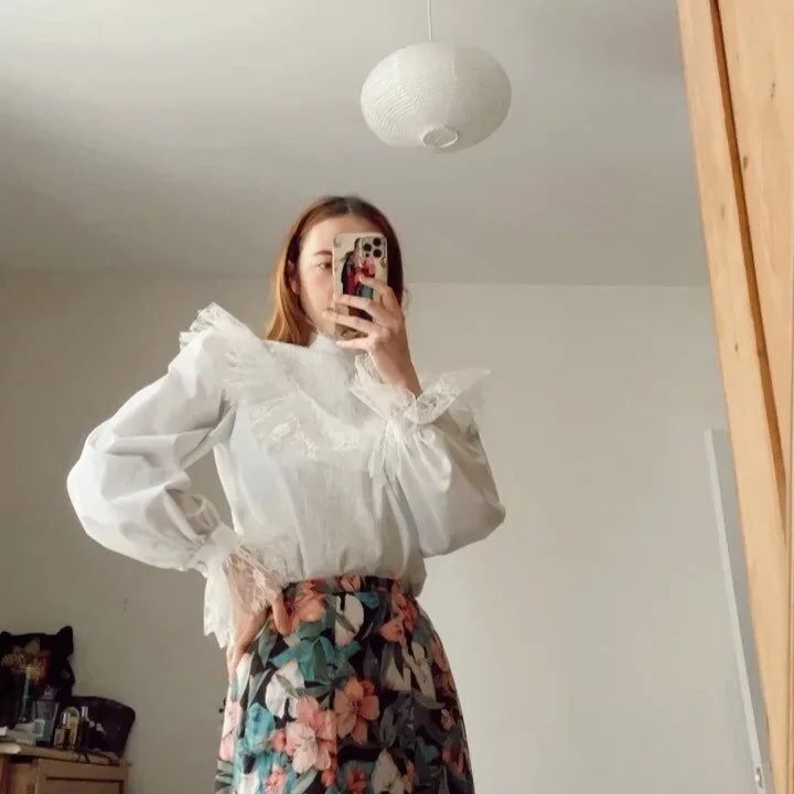 the hairs on my head are spun like thread 🪡 so pleased with my new blouse, sewn from a 1982 vintage pattern ☺️