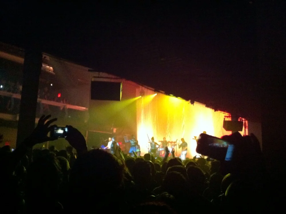 We saw the Scissor Sisters in concert last night, and one of the many fun songs they sang was Let's Have a Kiki. And by now you may be asking what in the hell is a kiki?
A kiki (kee kee) is a party. It's fun. Have one. Call your friends. It's wha…