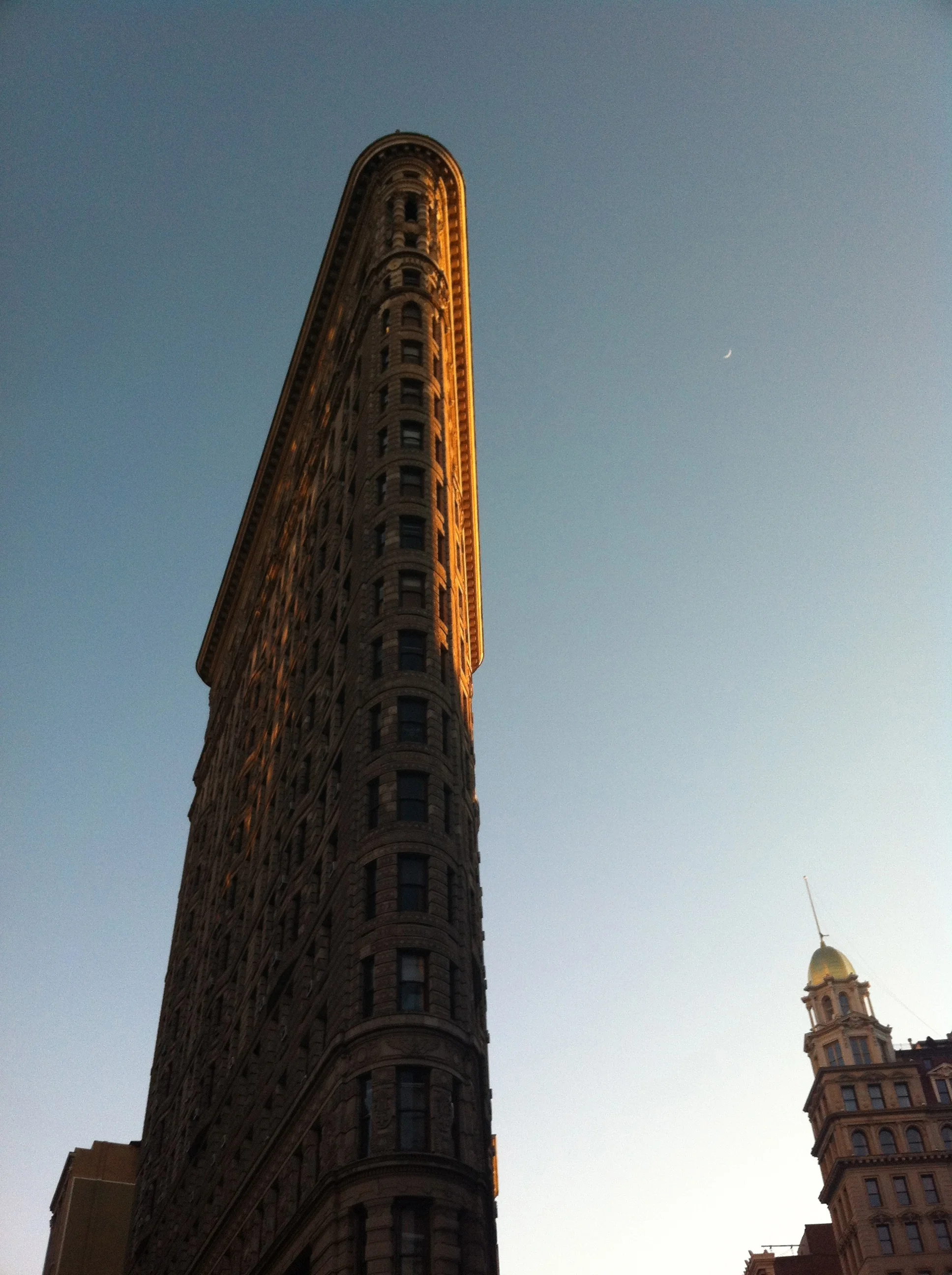 Sunday. Sunset. Flat Iron Building. A stunner. You should've seen it for yourself.&nbsp;
As far as weekends go, I give this past one high marks for the flow of good stuff and things I enjoy.&nbsp;
I have to pause for a moment, though, to recognize…