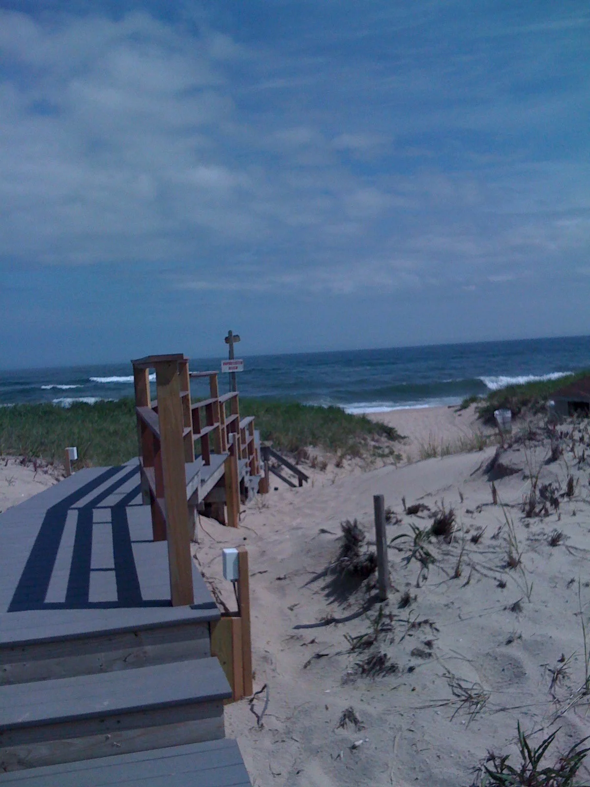 I usually write this blog in my head from the time I leave my apartment until I get to the gym or the office. That's about a seven minute walk.
This morning -- nothing.
I could tell you it's colder than yesterday, but winter is just  getting sta…