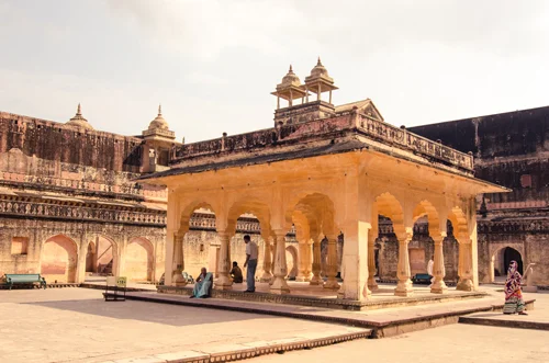 A central pavilion where the wives and concubines would congregate (their private apartments surround the central courtyard).