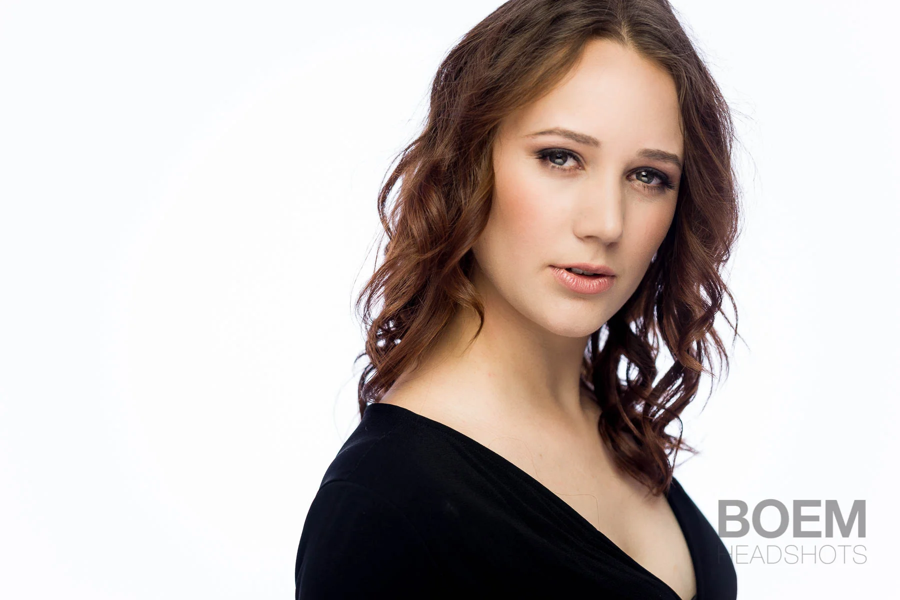 LAURA :: A HEADSHOT SESSION