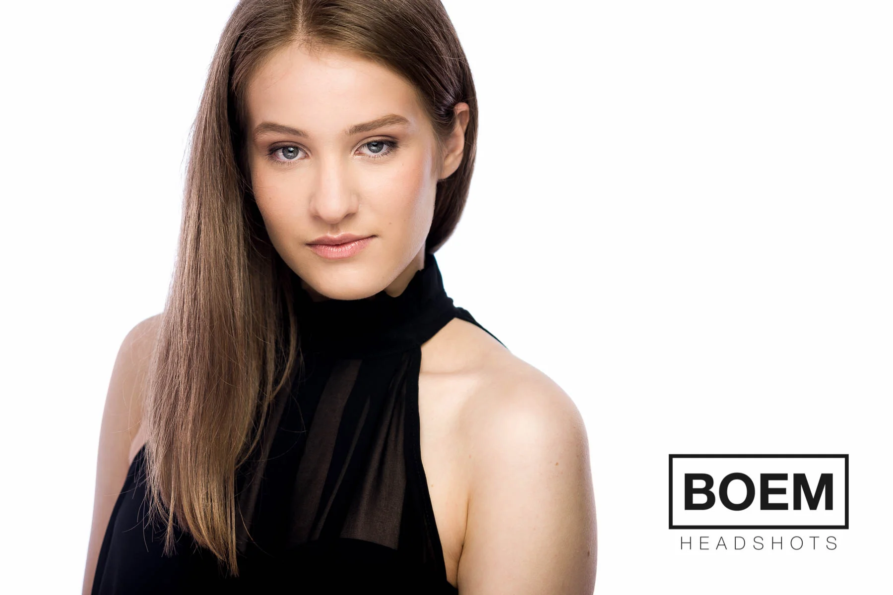 Claire is a local dancer looking to build her profile and get into a few new auditions. We spent an hour with her in the studio working on a few different headshot looks for her.