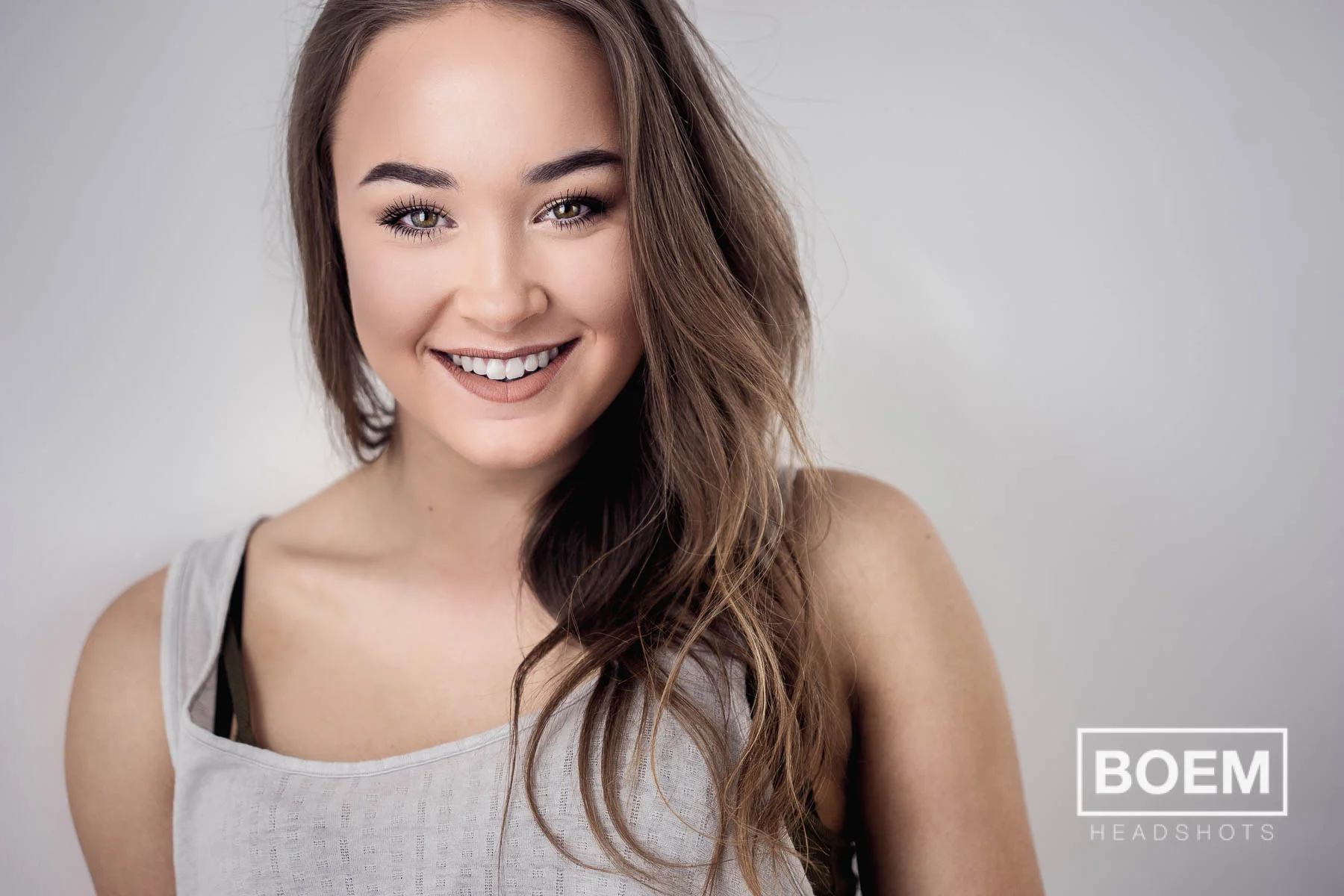 Scarlett came to see us to get a set of brand new headshots as she's never had it done and wants to see where they can take her. We spent a couple of hours in the studio shooting both modern and more contemporary headshots for her.