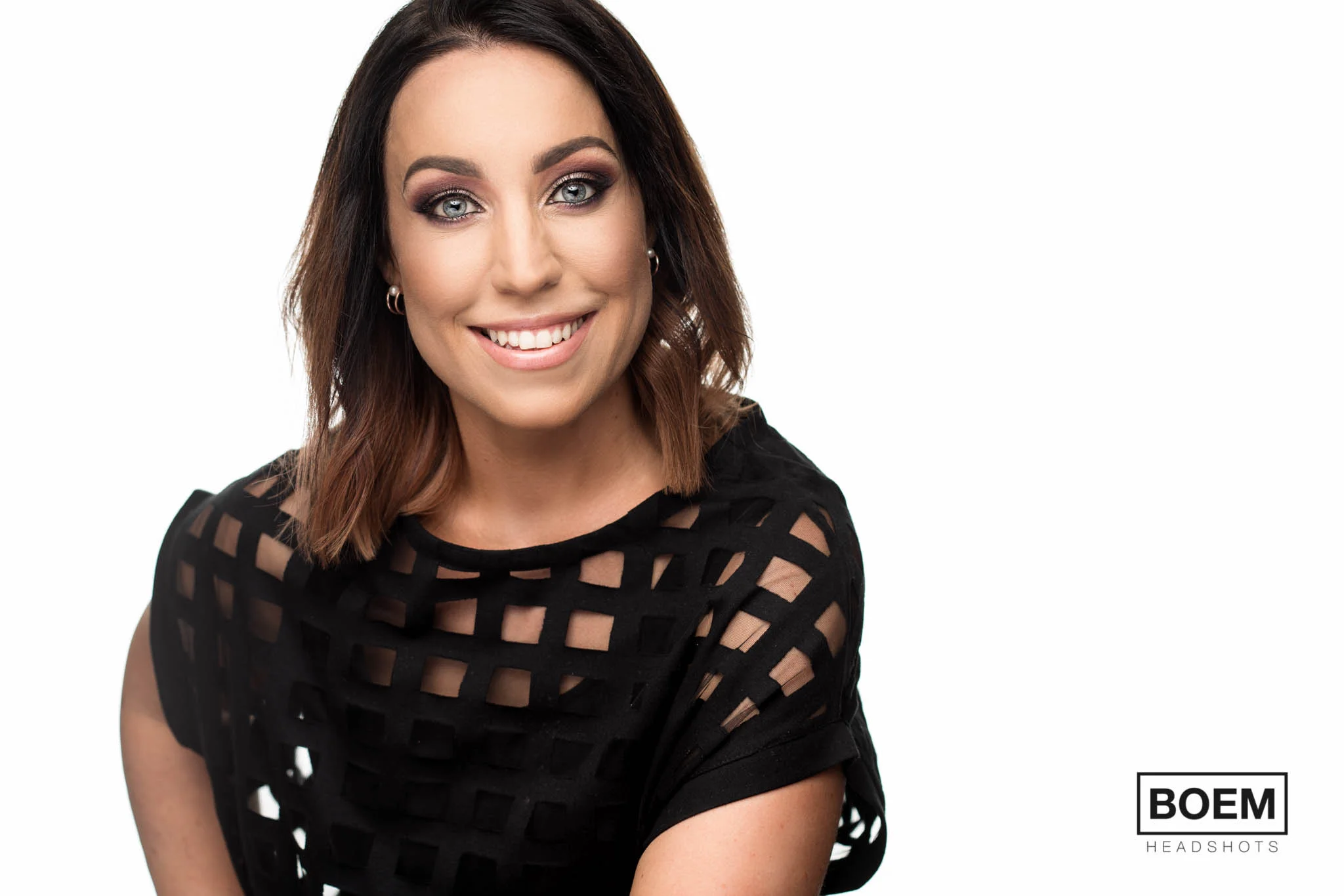 Welcome back! It's 2017 and we're rearing to go! Here is a quick preview of my shoot with the lovely ladies from Mint Research late last hear for their executive headshots. More to come.