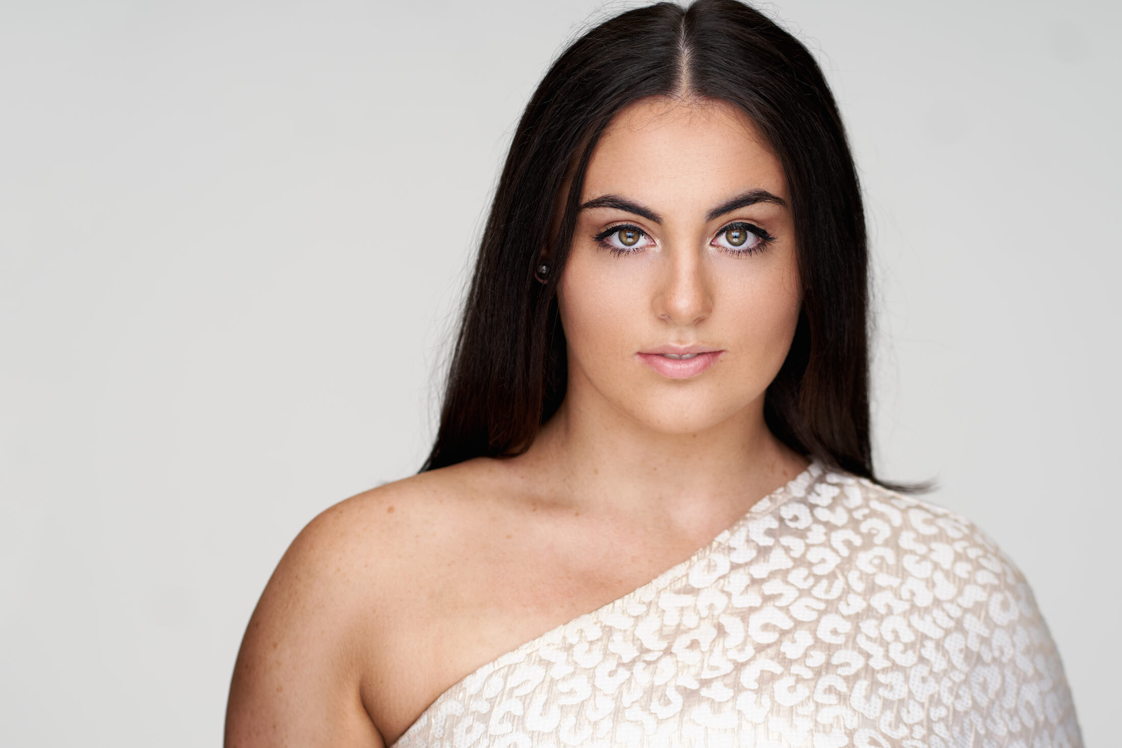  Professional Headshots for Tiana. Stunning studio and Cinematic Headshots and portraits for singer, dancer and performers. 