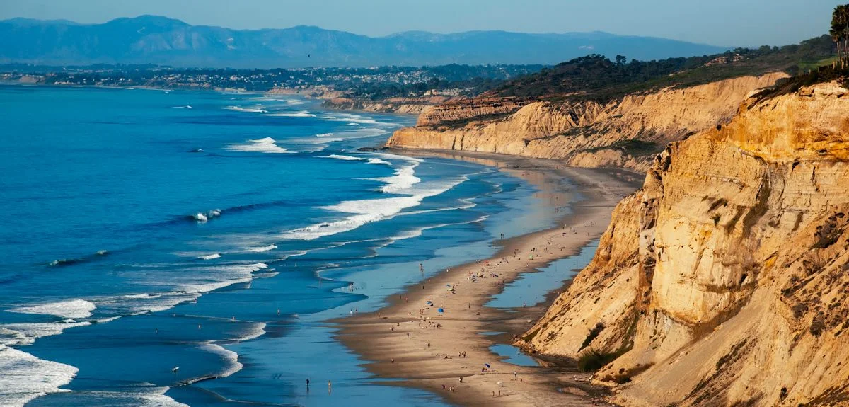 Photo taken from https://www.homeaway.com/d/12/san-diego