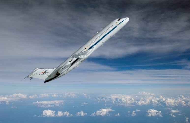 NASA's C-9 "Weightless Wonder" reduced gravity aircraft. Yes, that is exactly how they fly it.