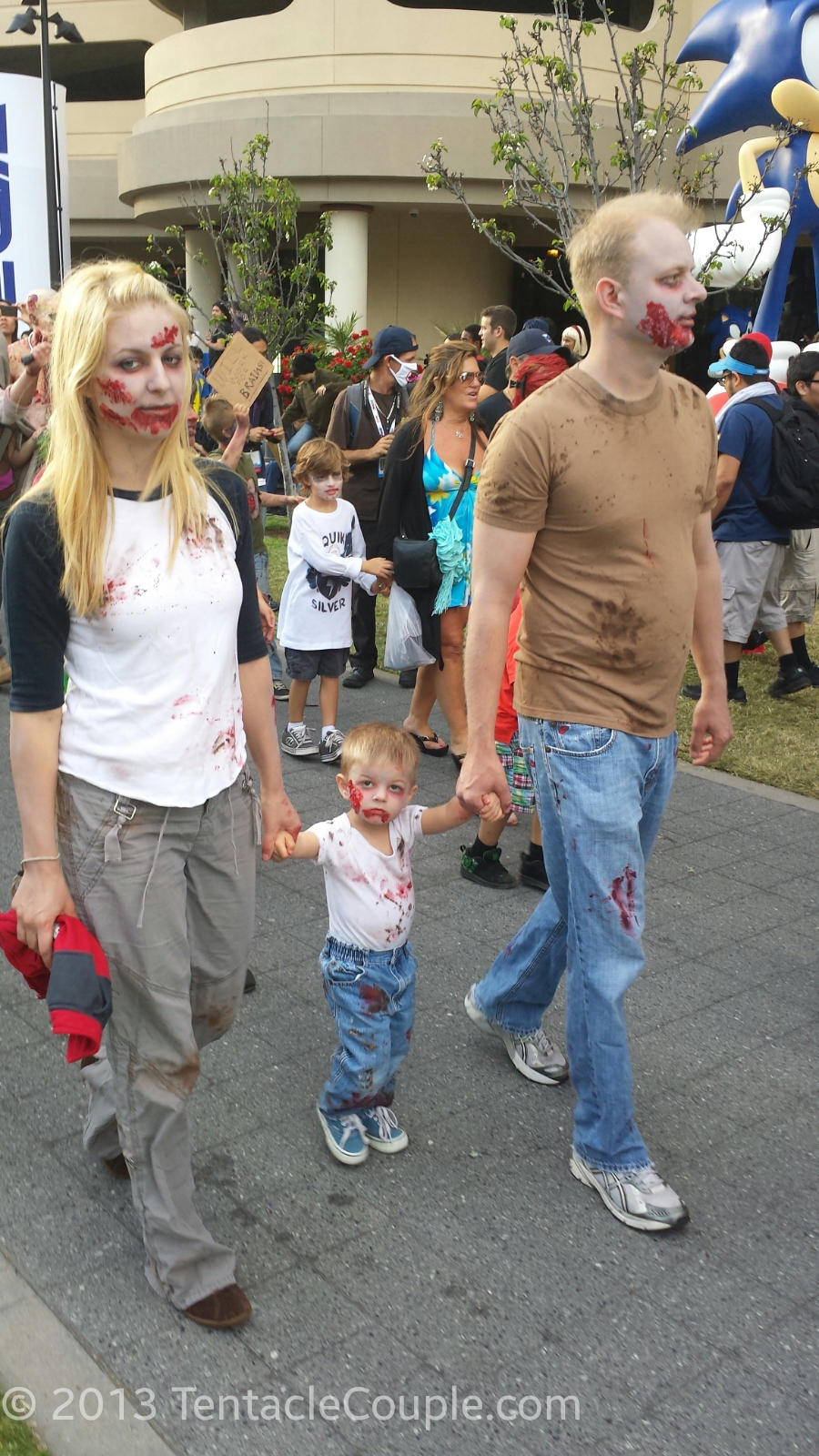 San Diego Comic-Con 2013 - Zombie Family