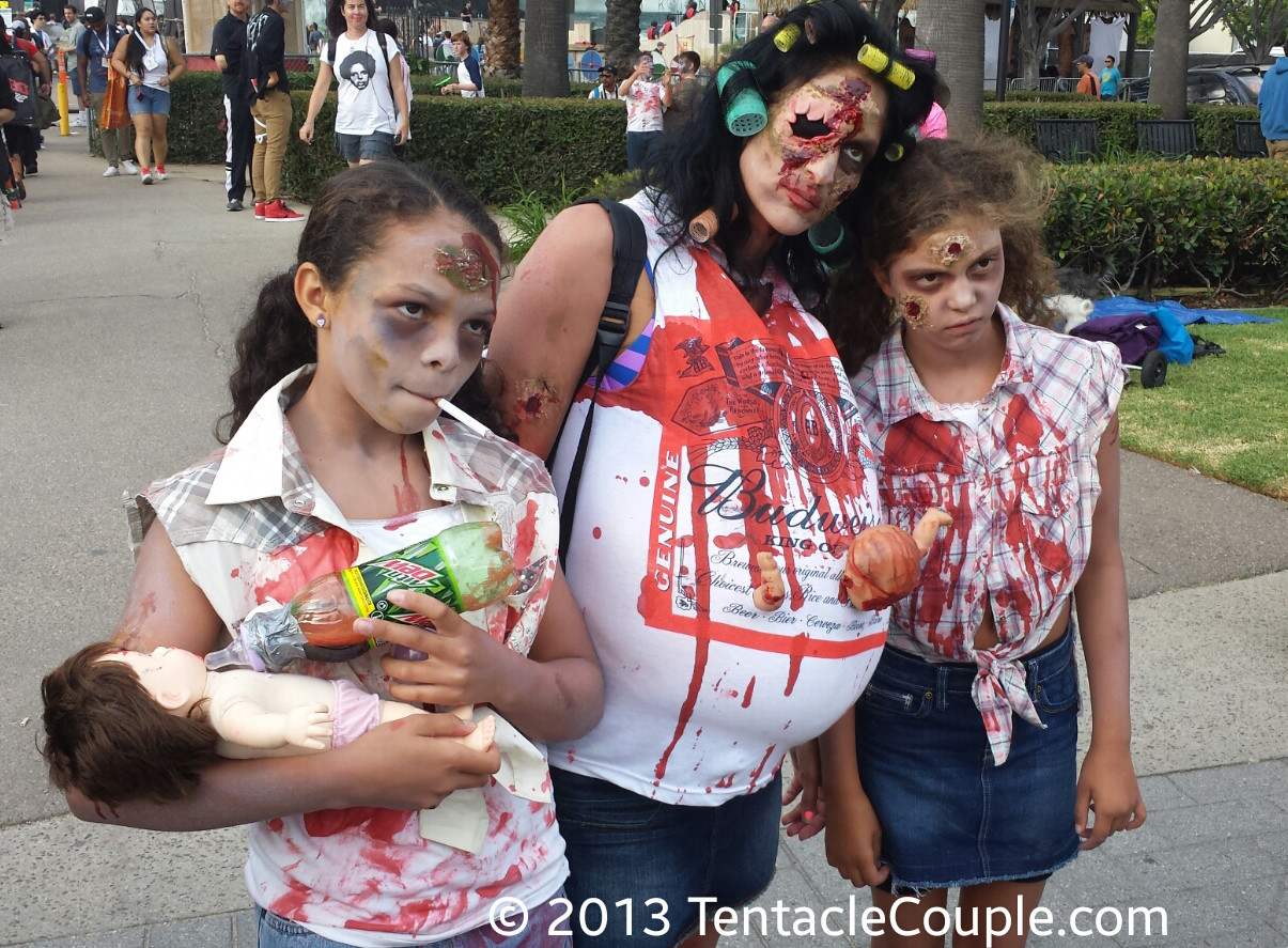 San Diego Comic-Con 2013 - Your typical zombie family
