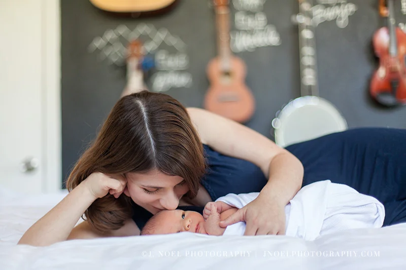 Austin lifestyle newborn photographer 13.jpg