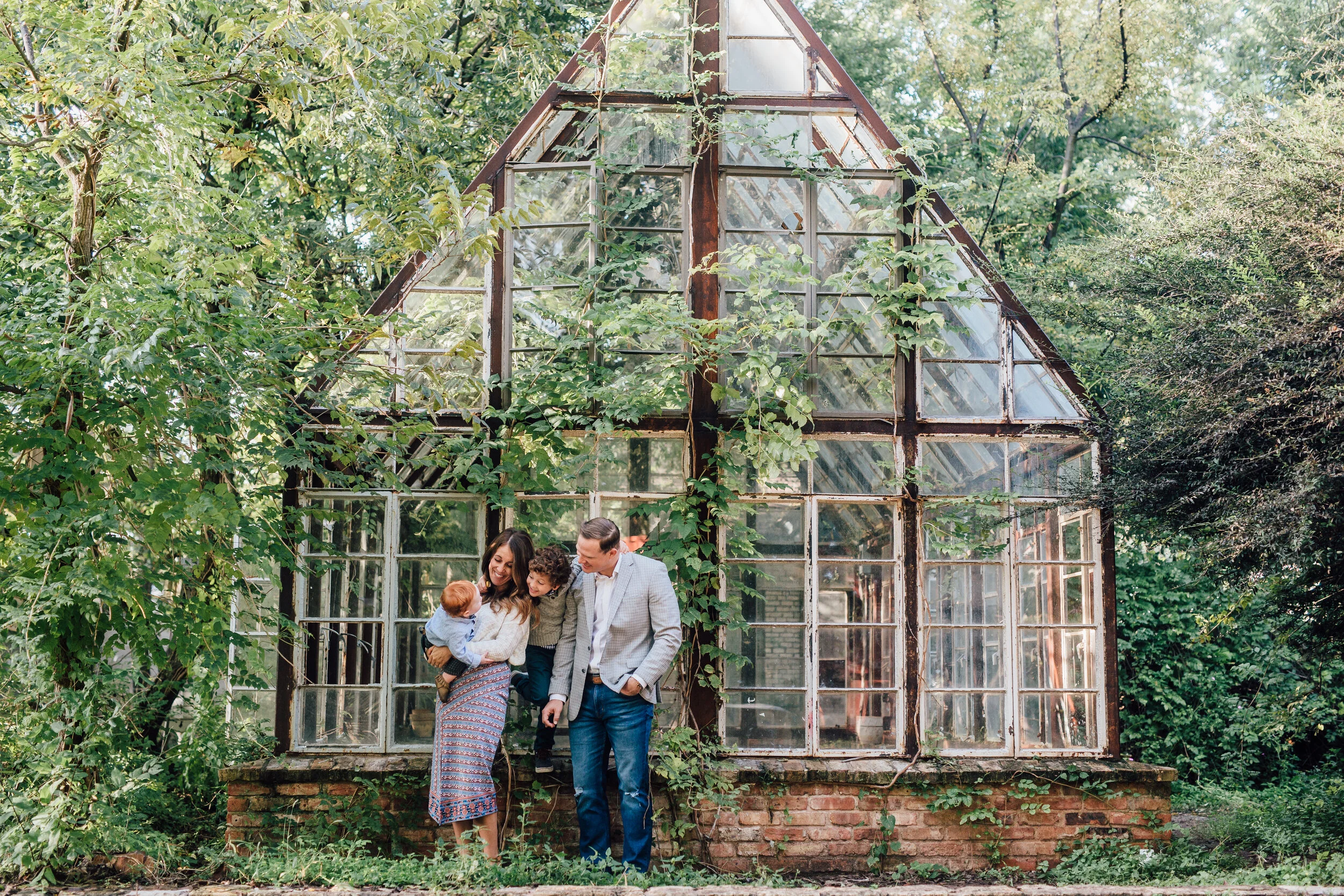 M Family Photos at Sekrit Theater ~ Austin TX Family Photographer 