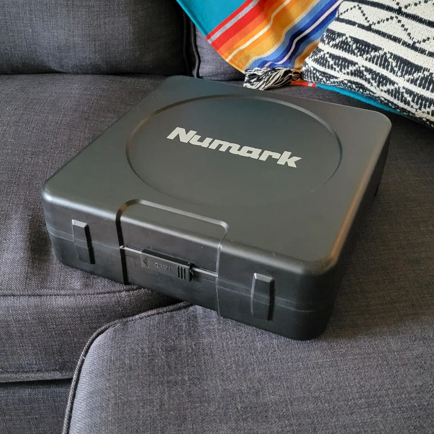 Selling my portable Numark PT-01 USB turntable. (IT HAS NO POWER SUPPLY) Retails for $120. Figured id give my followers first dibs. Make me an offer 🙏🏼🧿