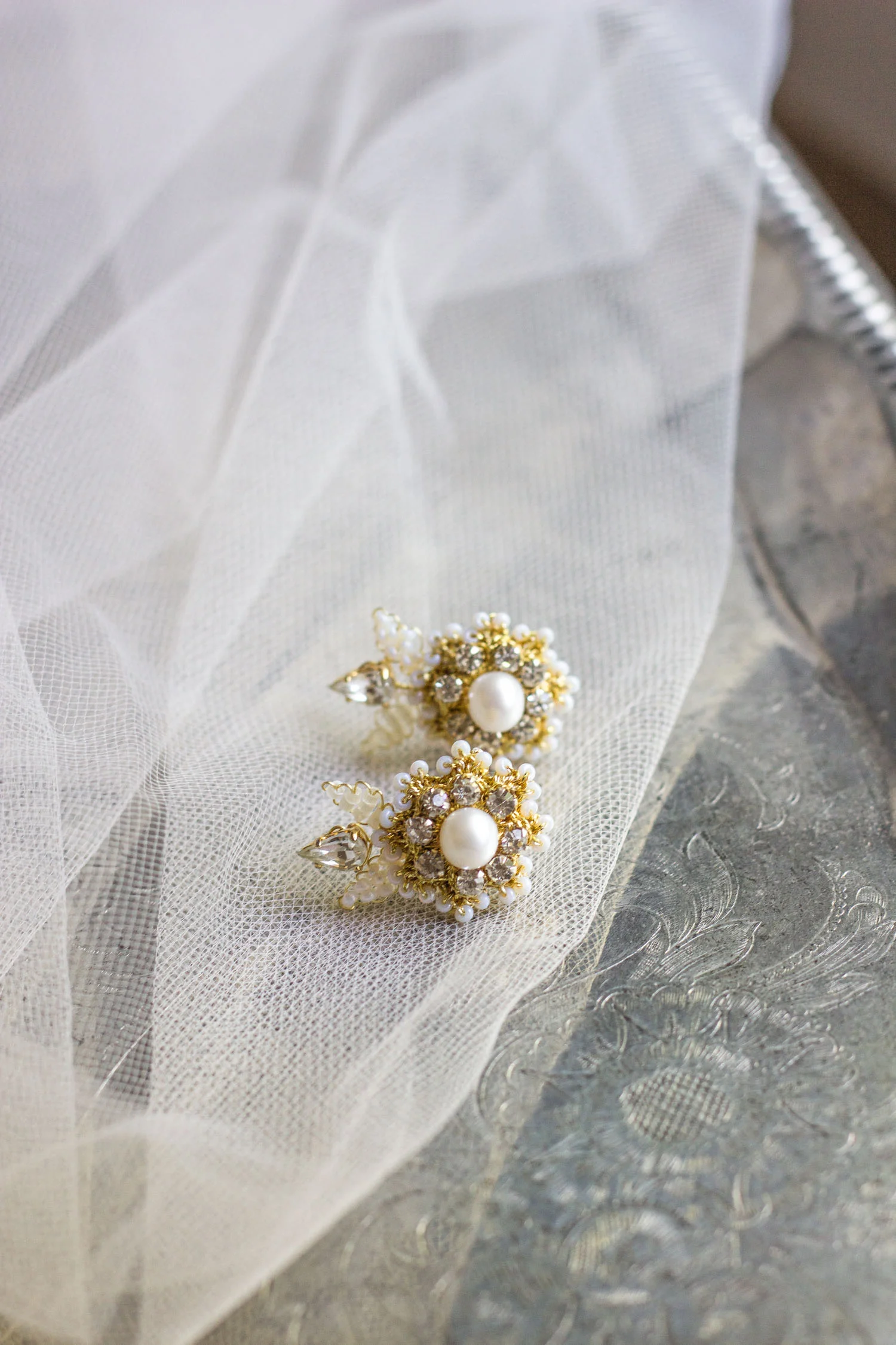 roma-earrings-gold-4326.jpg