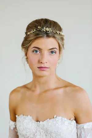 Gold Pearl Wedding Hair Vine | Delicate Floral Bridal  display picture 3