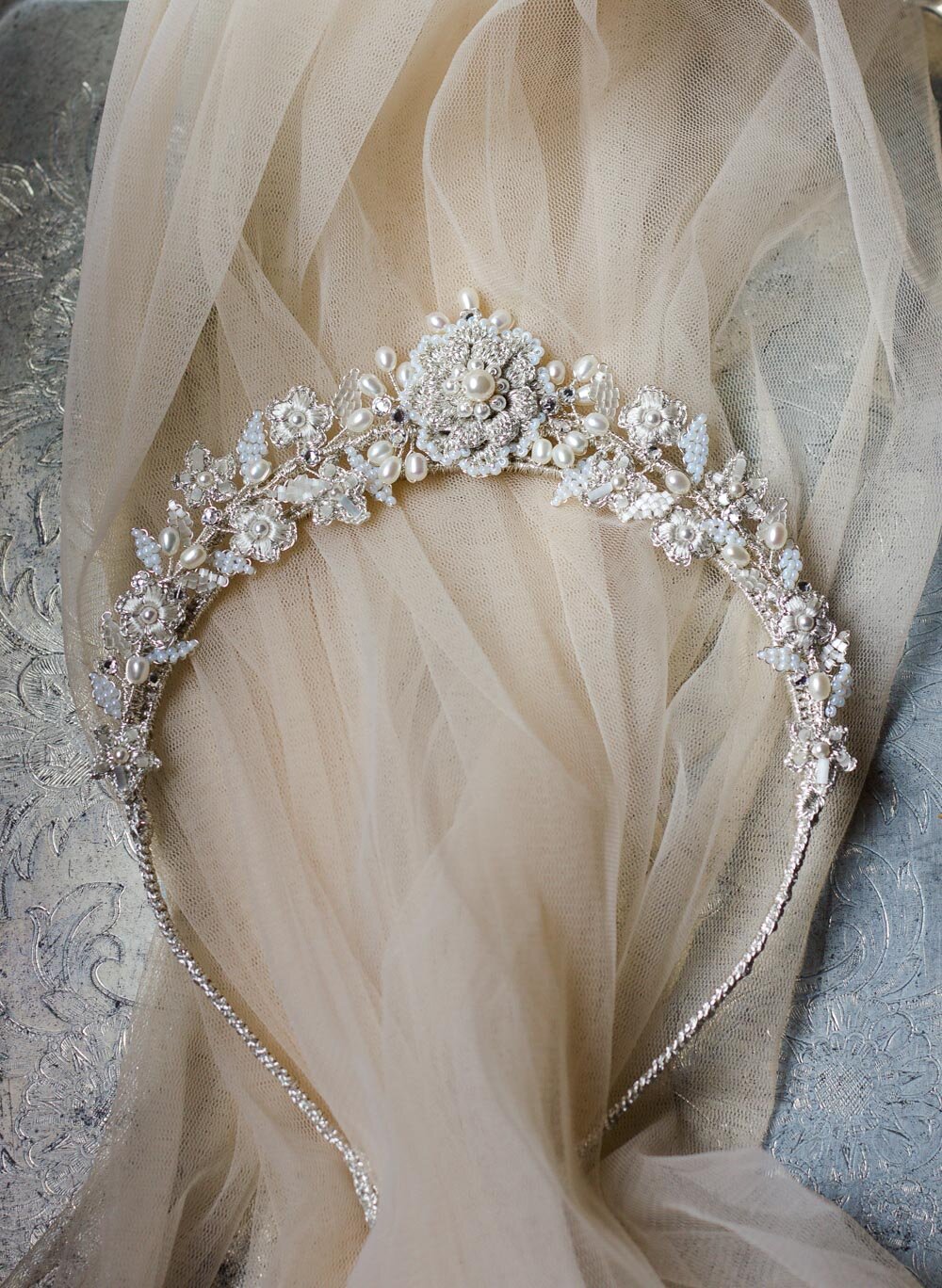 Crystals Hair Accessories for Bride Bridesmaid GuanjunLI 1Pc Wedding Headpieces Flower Wreath Pearls Bridal Headband Tiara 