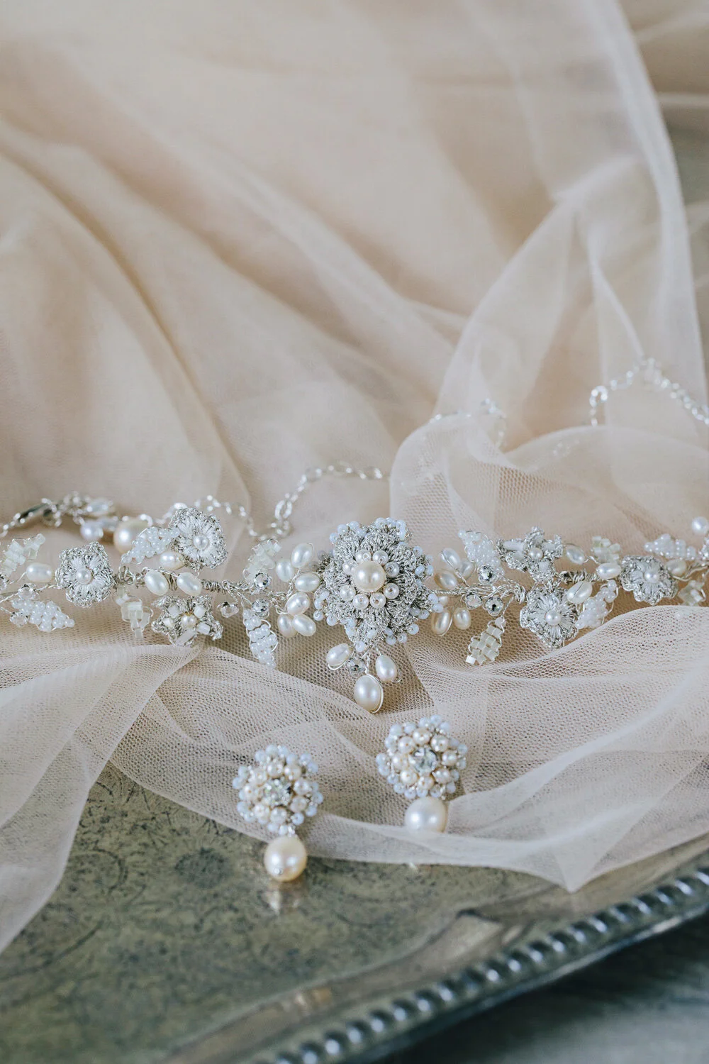 jewelry for lace wedding dress 16 Jewelry Pieces to Wear Based on Your Bridal Style