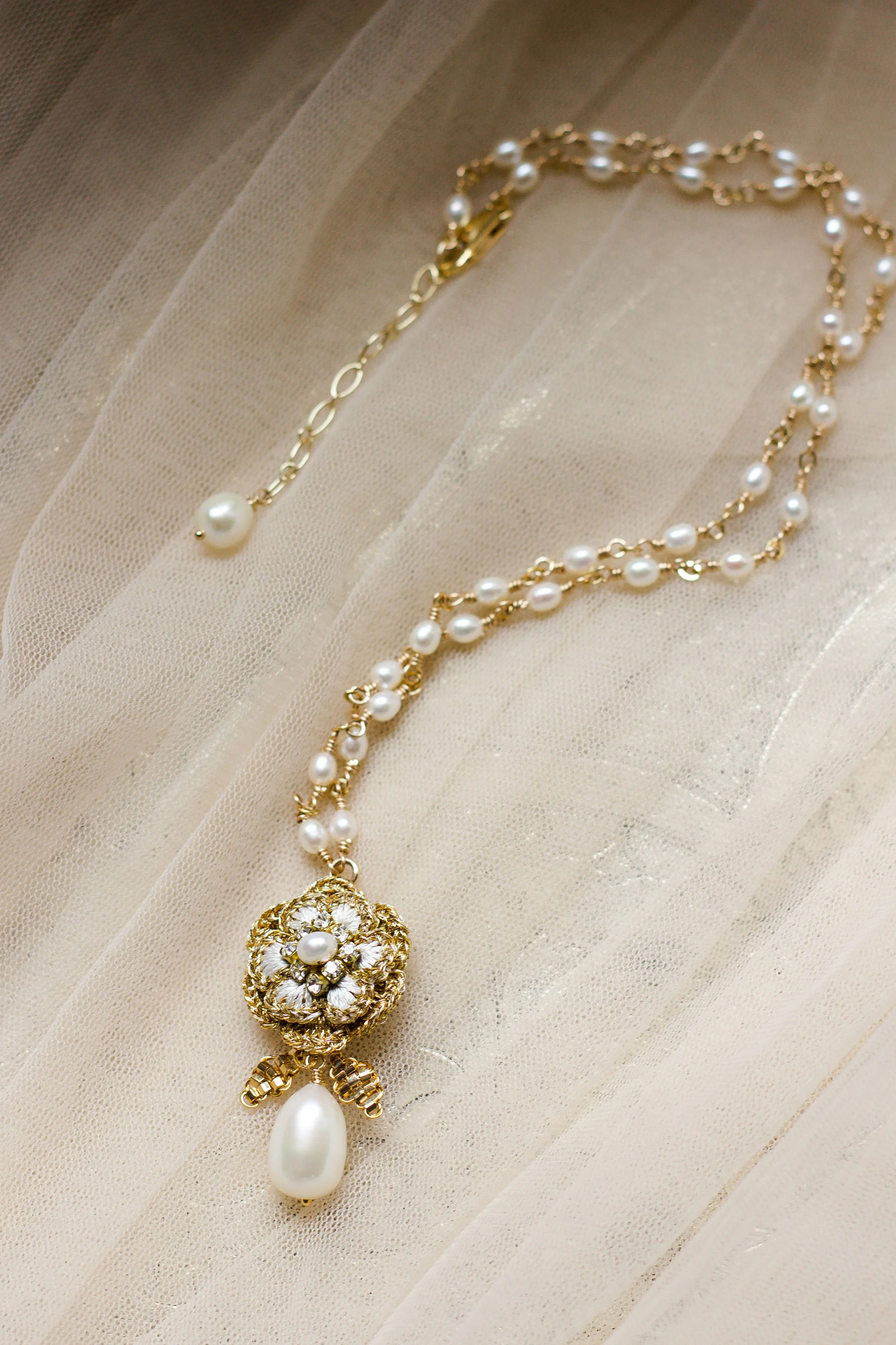 bloom-necklace-gardenia-gold-ivory-pearl-7021.jpg