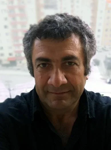 Mano Khalil / The Beekeeper