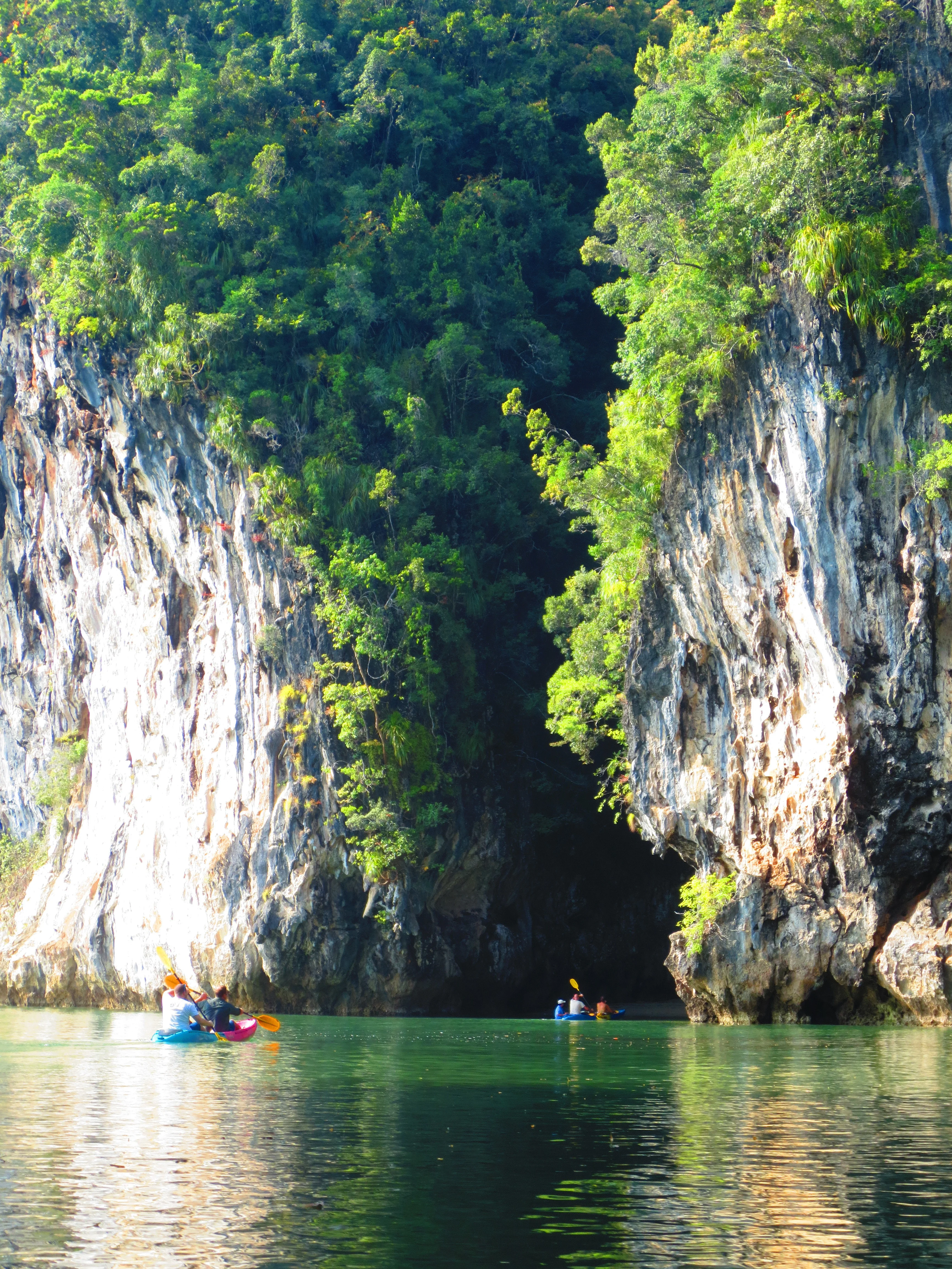 Kayaking Krabi with the Kin