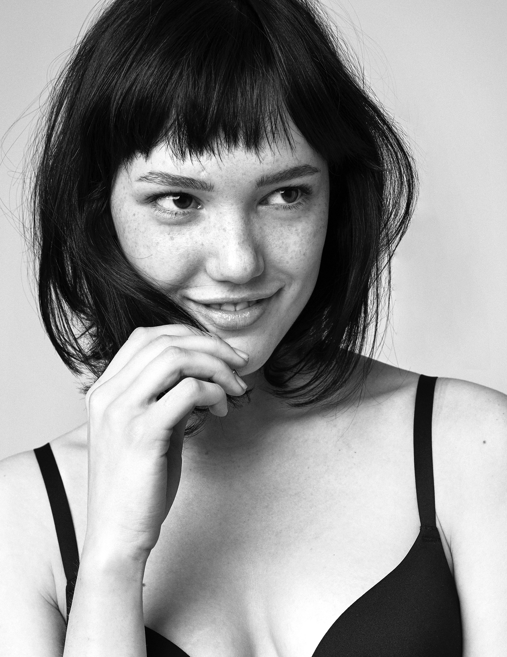 ANYA LYAGOSHINA - THE SOCIETY