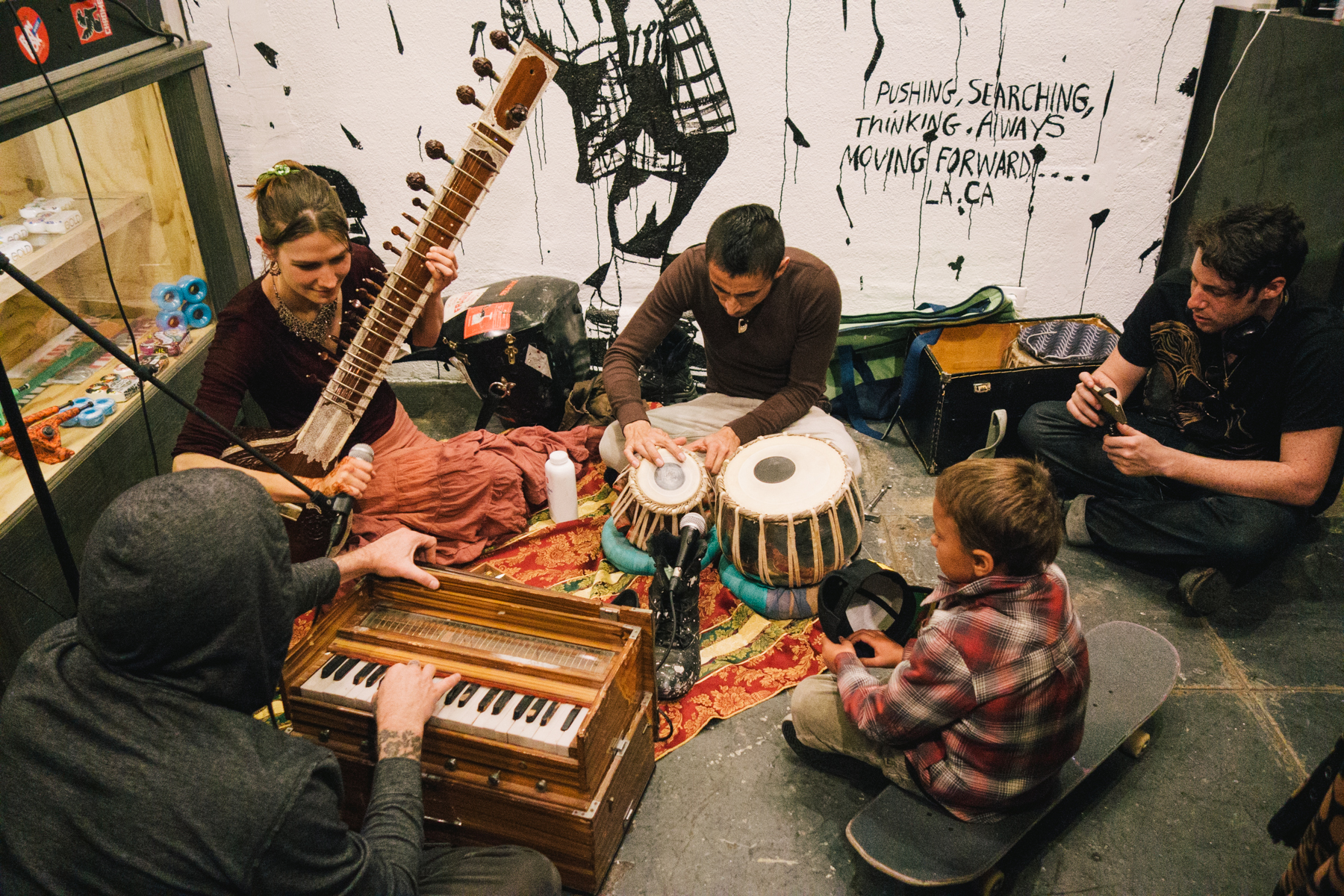 Paulo Diaz showed up with a band and it was amazing. Pic by MorGnar
