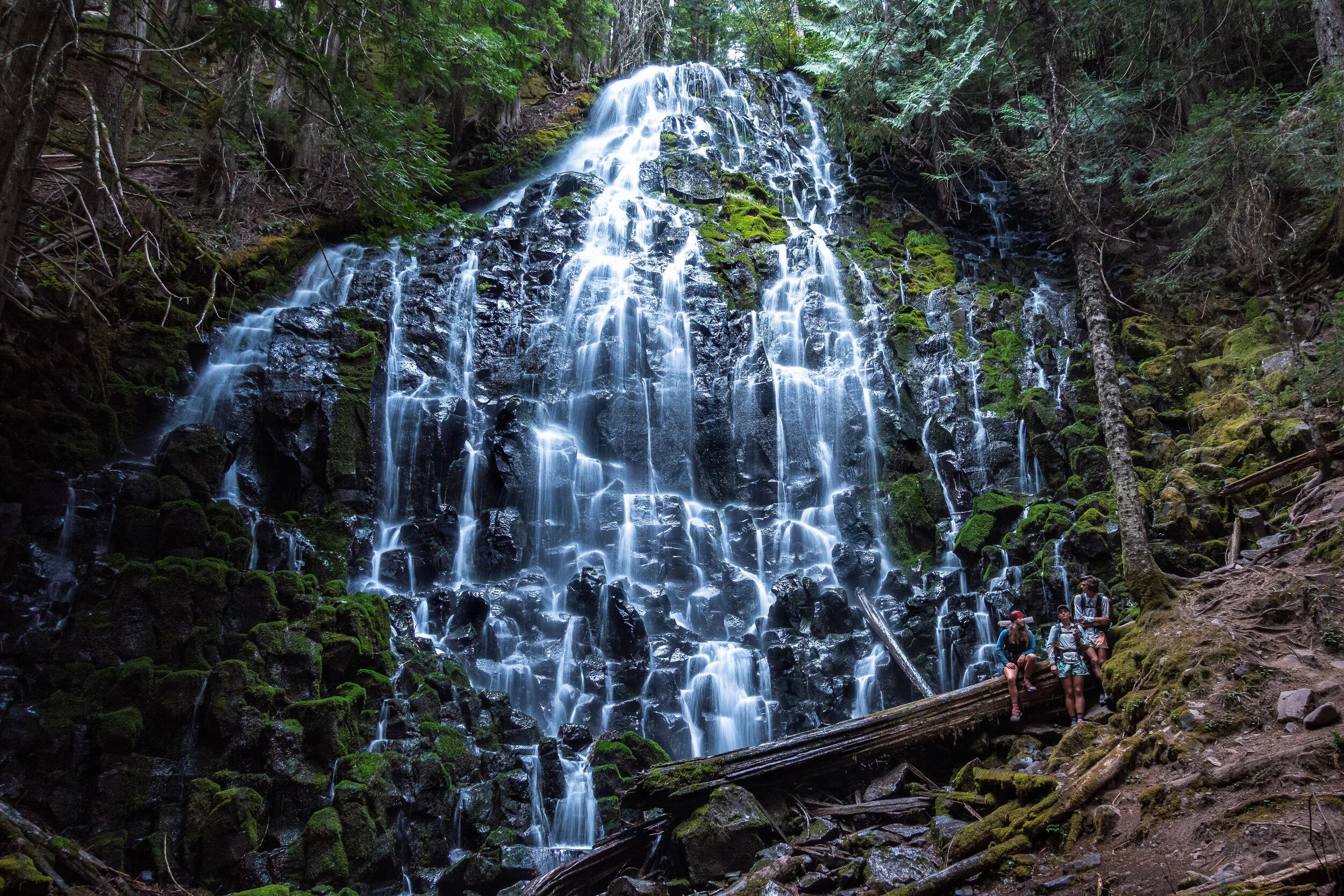 Indigo, LL, and Sam chilling by the Ramona Falls.