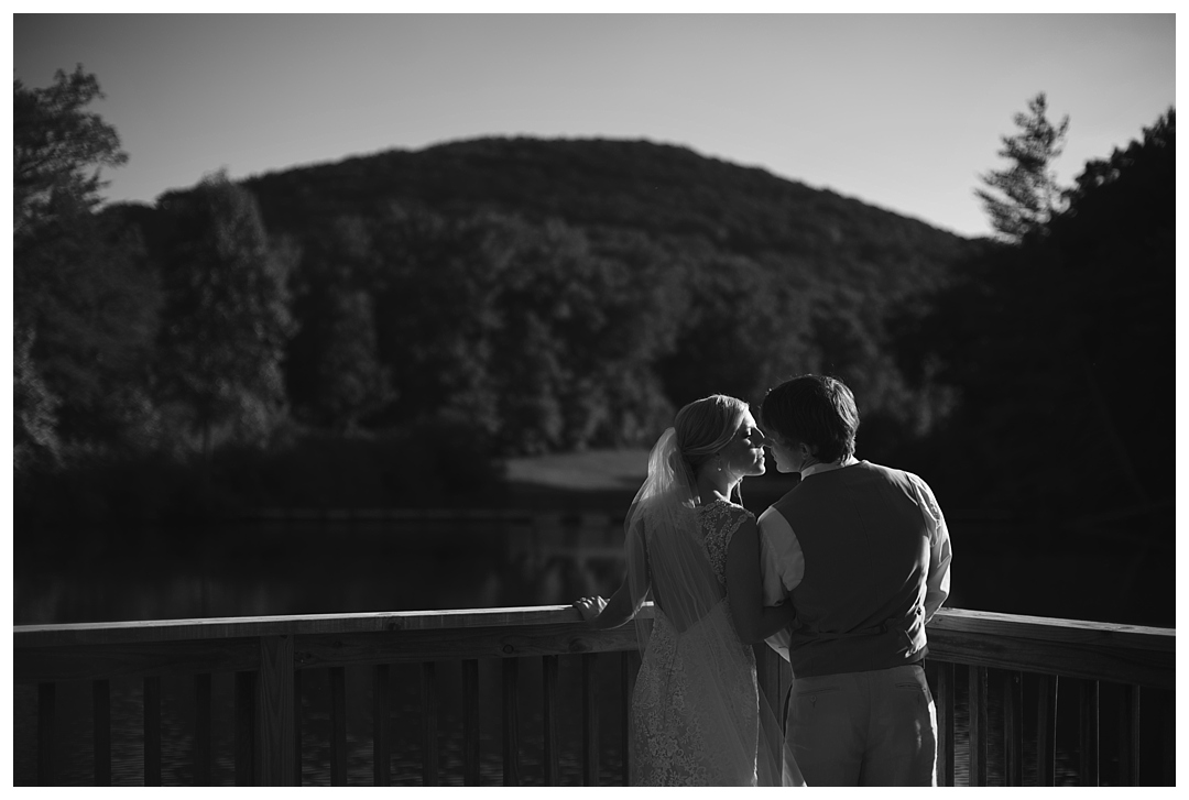 Bloom&Lo_AtlantaPhotographer_AmeliaTatnall_WeddingPhotographer_Anna&JadeWedding_BigCanoe_MountainWedding_Chapel_BlueridgeWeddings__0035.jpg