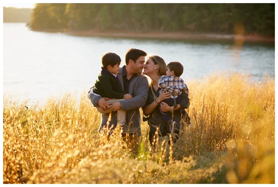 Bloom&Lo_AtlantaPhotographer_AmeliaTatnall_FamilyPortraits_LifestylePhotographer_FragaFamily_LakeLanierPhotos__0010.jpg